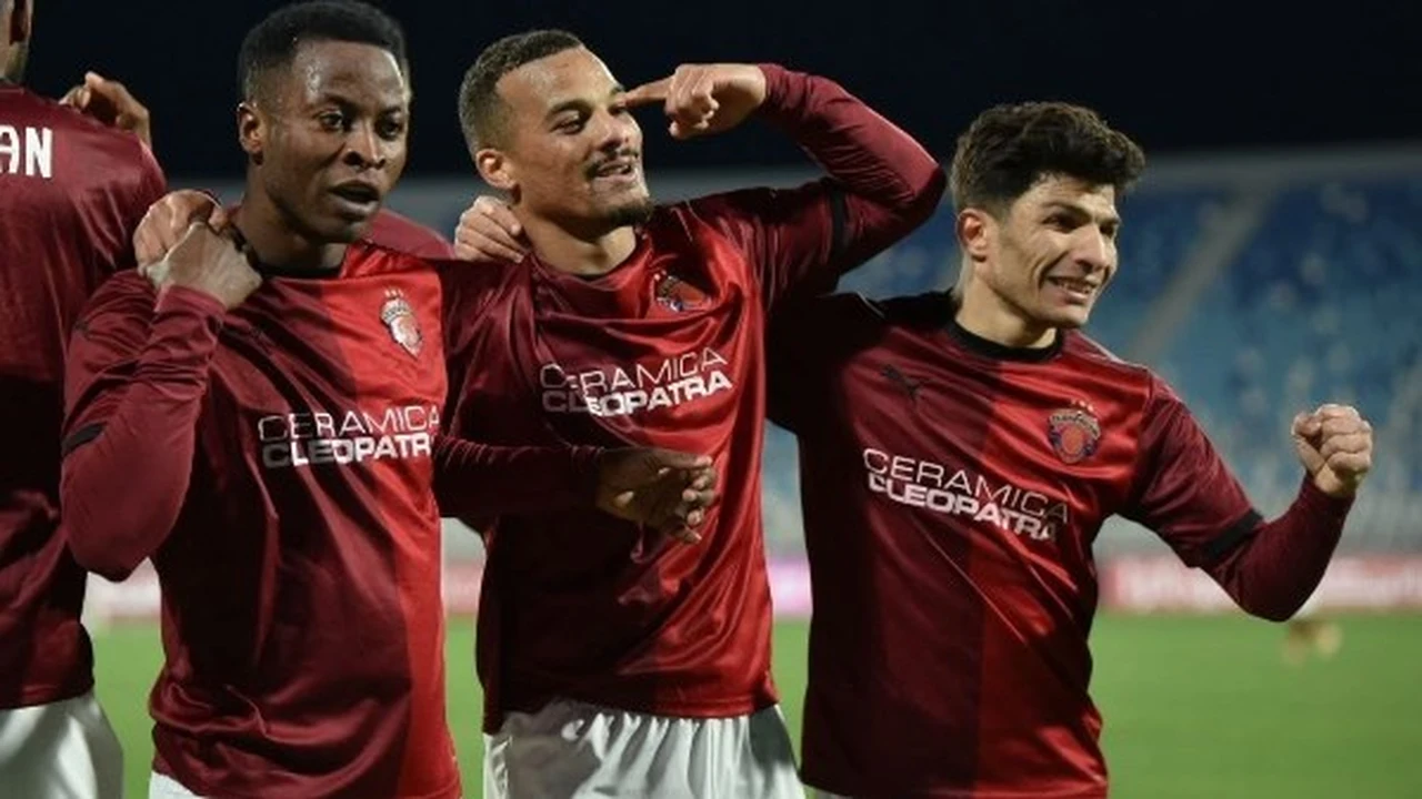 طرد مبكر.. تعادل سلبي يحسم الشوط الأول بين بيراميدز وسيراميكا كليوباترا بالدوري المصري